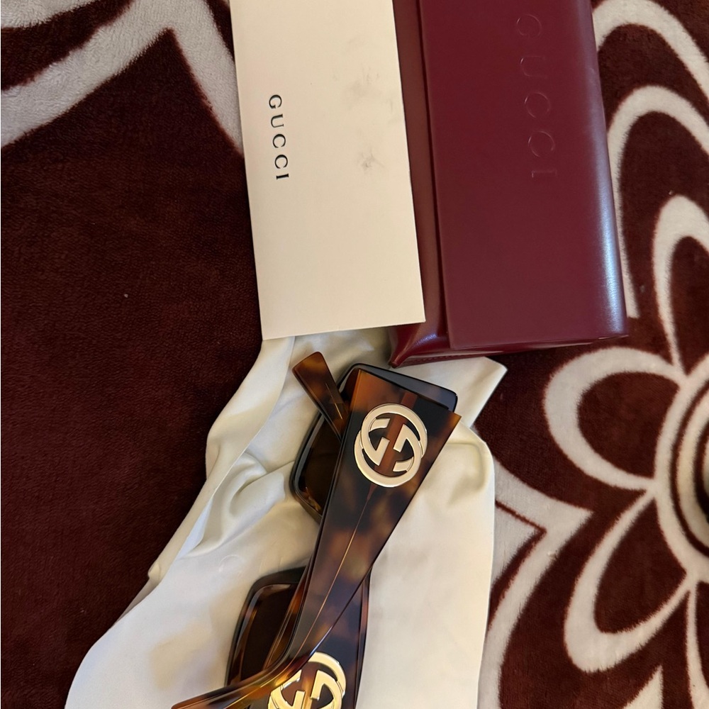 Gucci Tortoiseshell Sunglasses - Picture 2 of 2